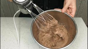 稳定巧克力淡奶油的做法 步骤8