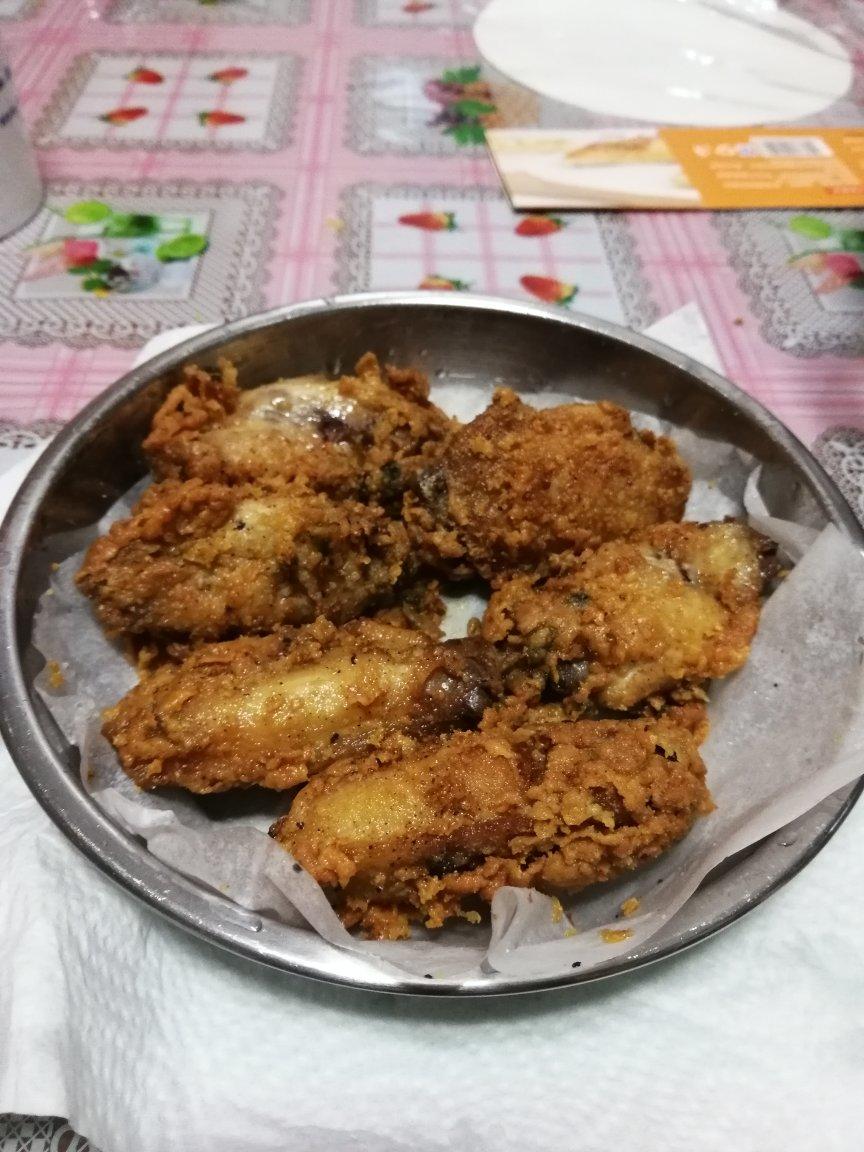 💥不油不腻的蒜香炸鸡翅❗巨好吃到舔手指，外酥里嫩到跺脚。