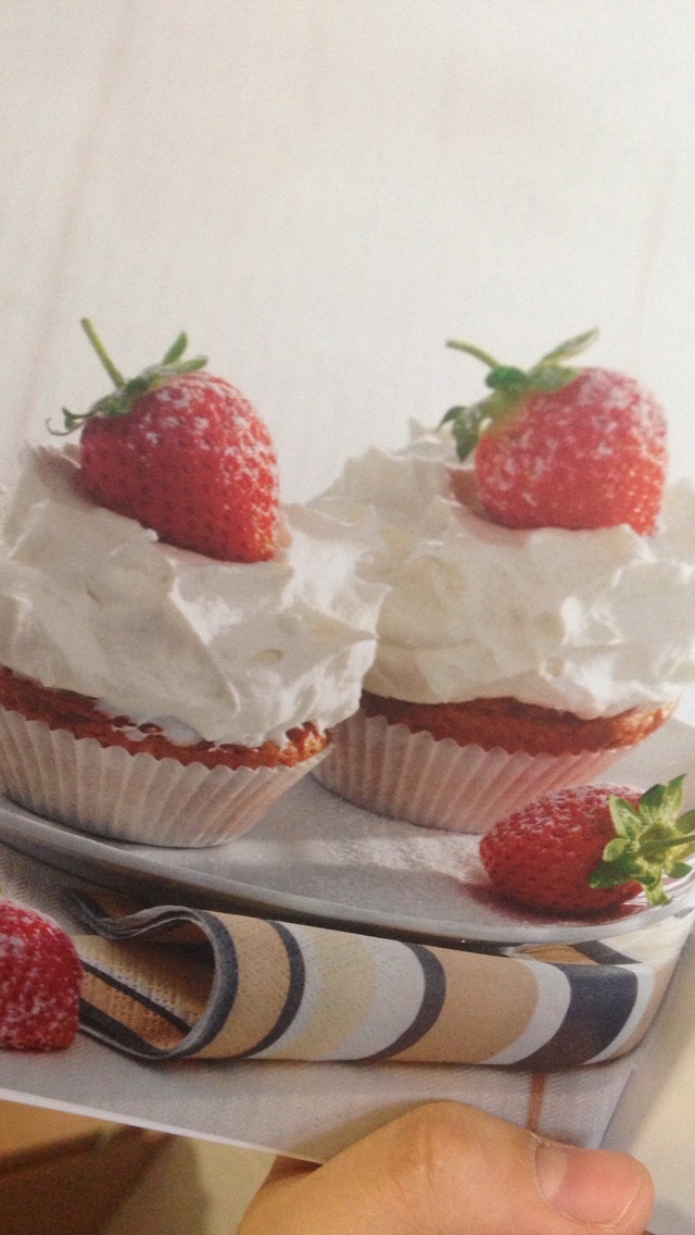 香草草莓cupcake