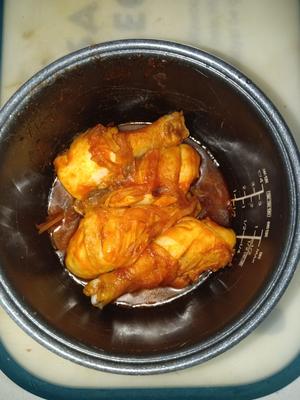 电饭锅焖鸡翅的做法 步骤8