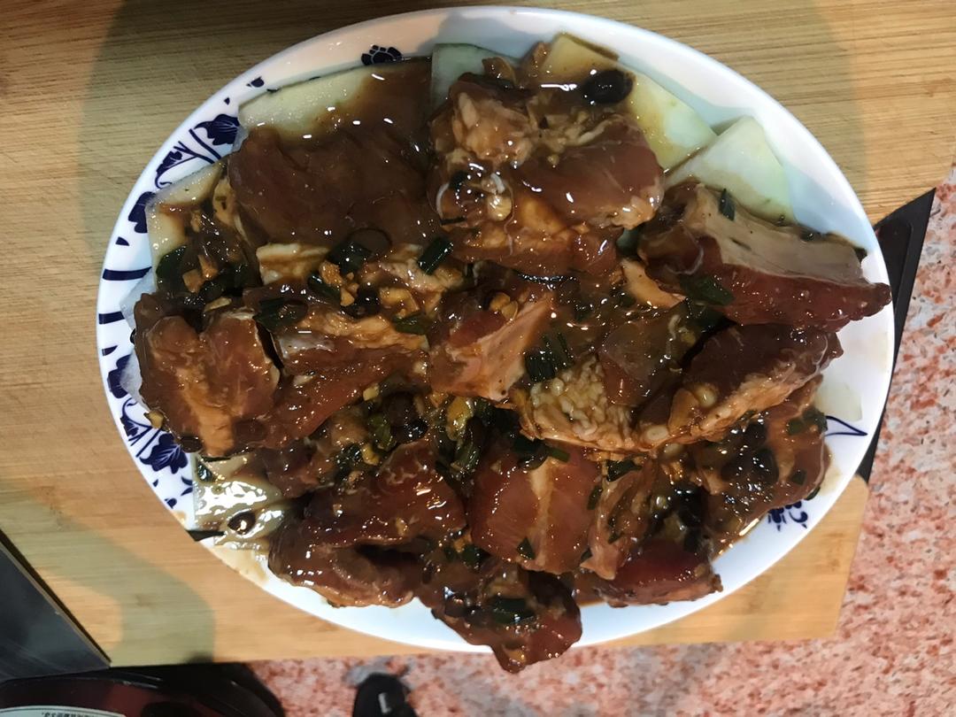 厨师长教你：“鲍鱼汁蒸排骨”的家常做法，味道很赞，先收藏起来
