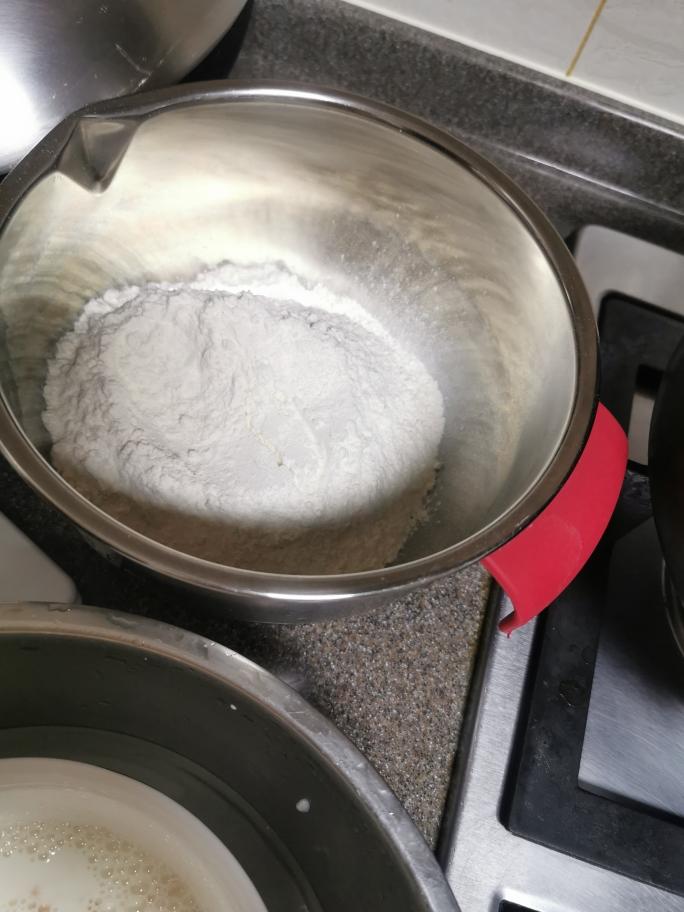 纯奶手撕吐司的做法 步骤1