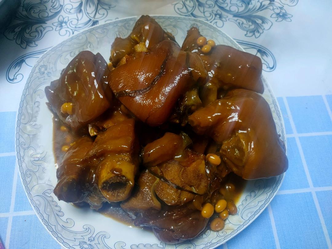 流口水的黄豆炖猪蹄