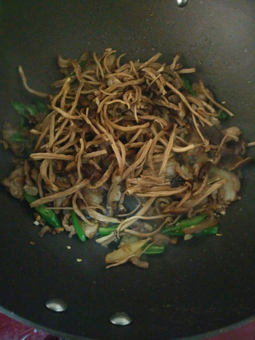 茶树菇炒肉的做法 步骤10