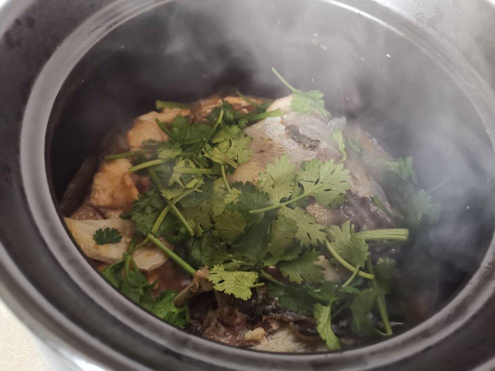 砂锅焖鱼煲
