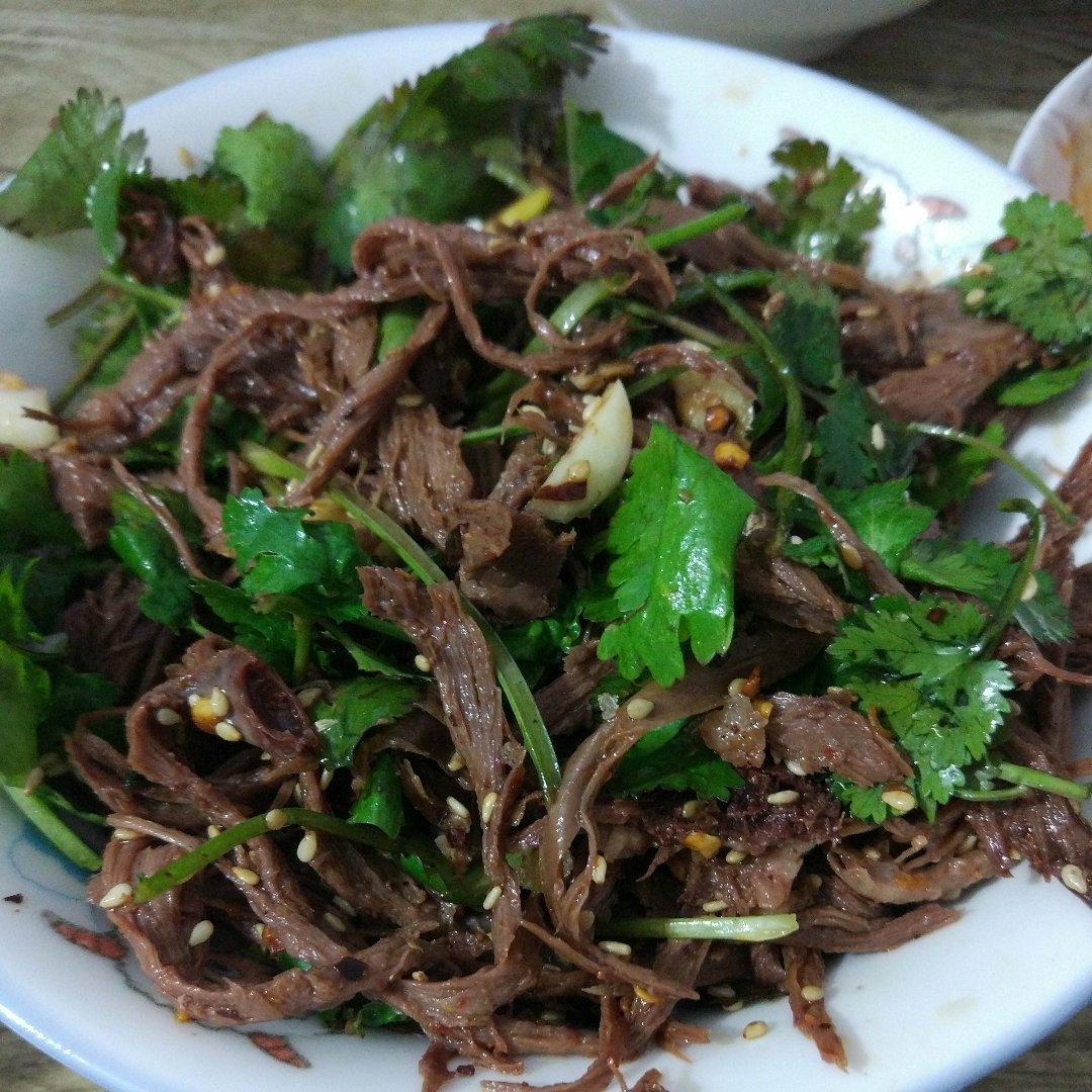 手撕猪心拌香葱