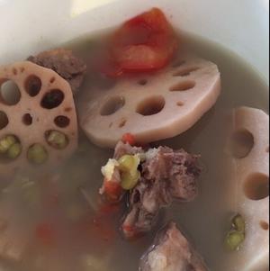电饭锅煲汤之  莲藕绿豆番茄排骨汤的做法 步骤7