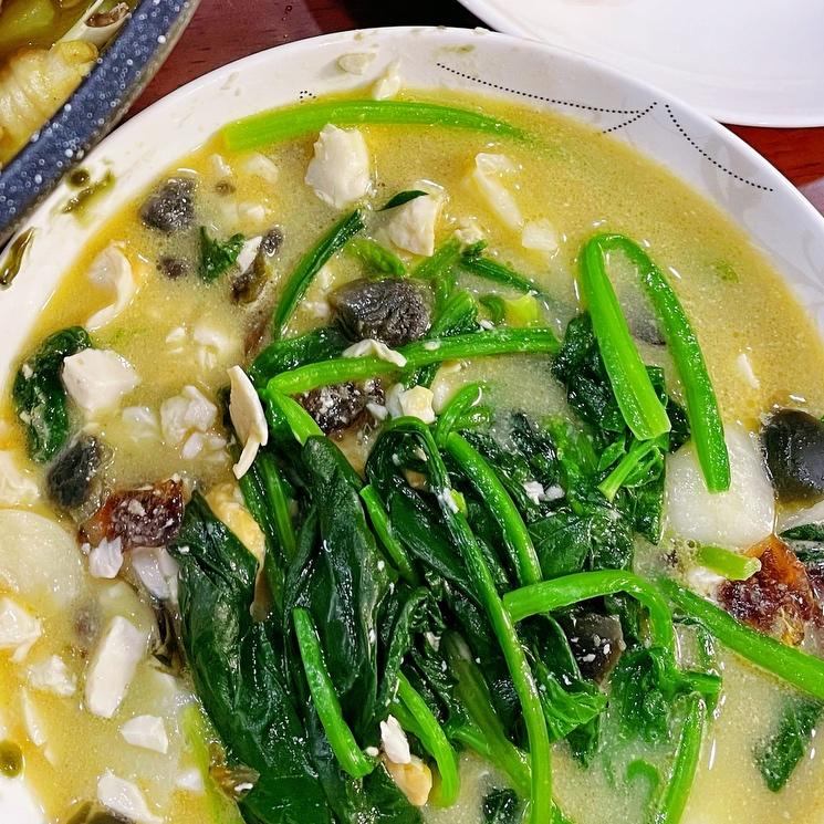 上汤豌豆芽/菠菜（咸蛋皮蛋版）