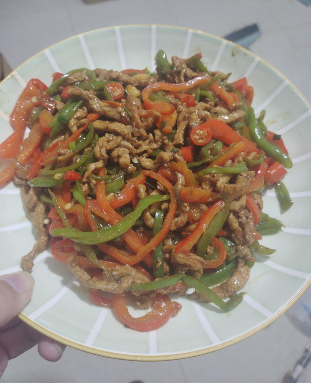 青红椒炒肉丝家常下饭快手菜