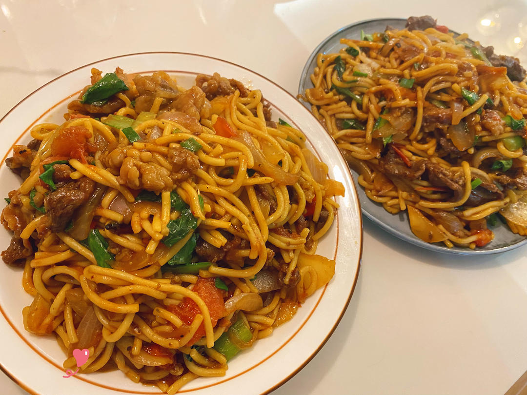 孜然牛肉炒拉条 家常面条百吃不厌的美味做法