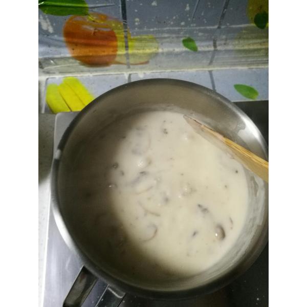 鸡肉蘑菇奶油浓汤