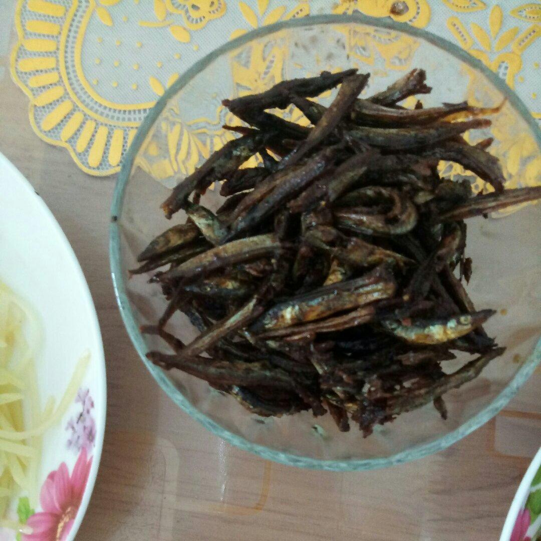 香辣小鱼干