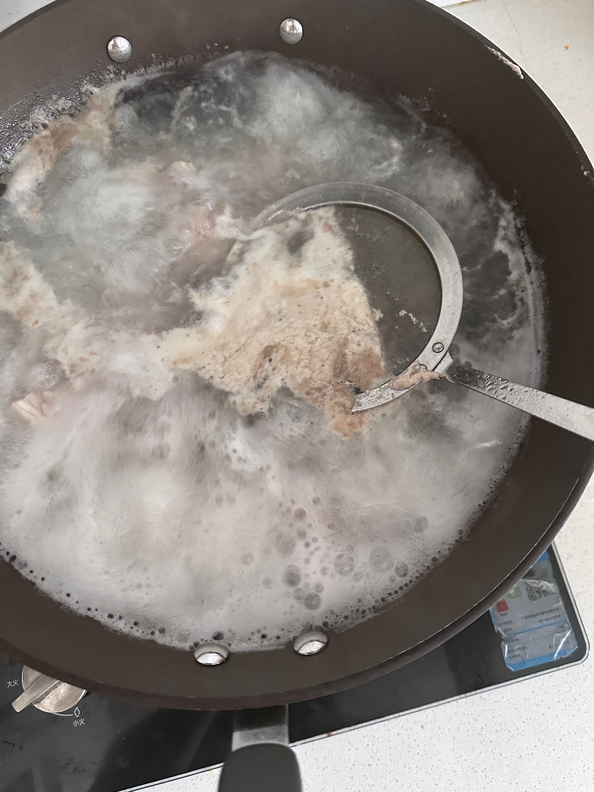 羊肚菌姬松茸排骨汤的做法 步骤5