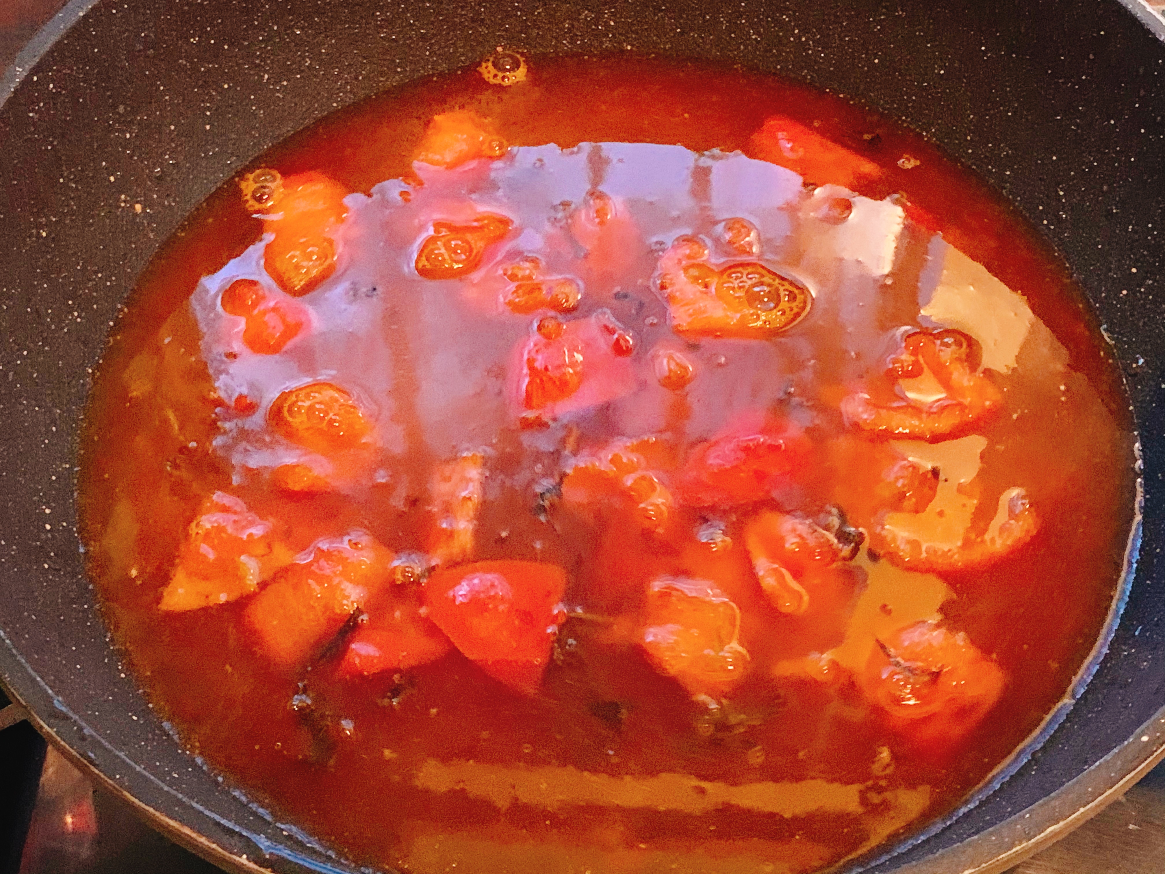 🌈泡面的神仙吃法！酸爽开胃的茄汁酸菜泡面的做法 步骤3