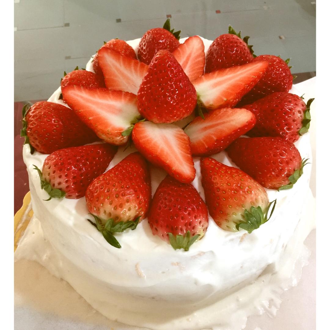 冬虫夏草30307做的草莓鲜奶油蛋糕