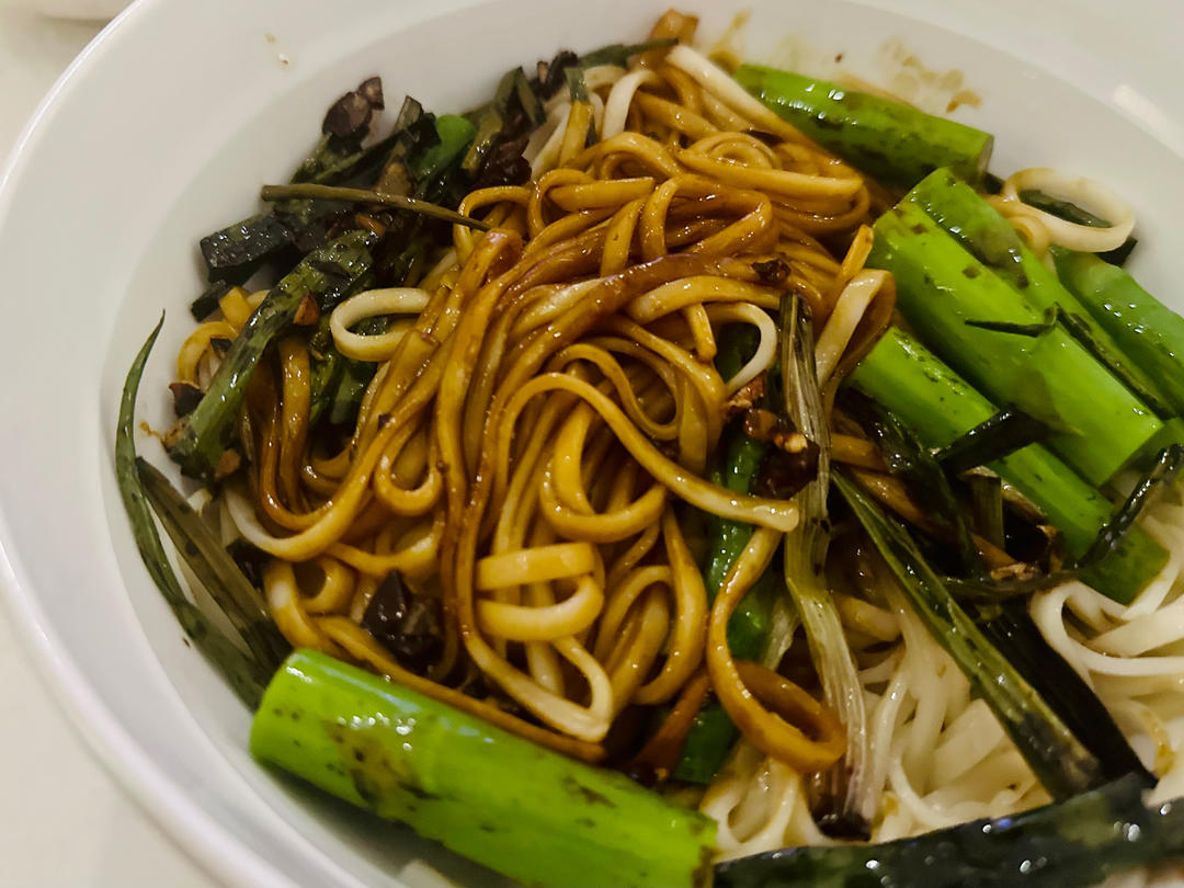 10分钟搞定的一碗葱油拌面