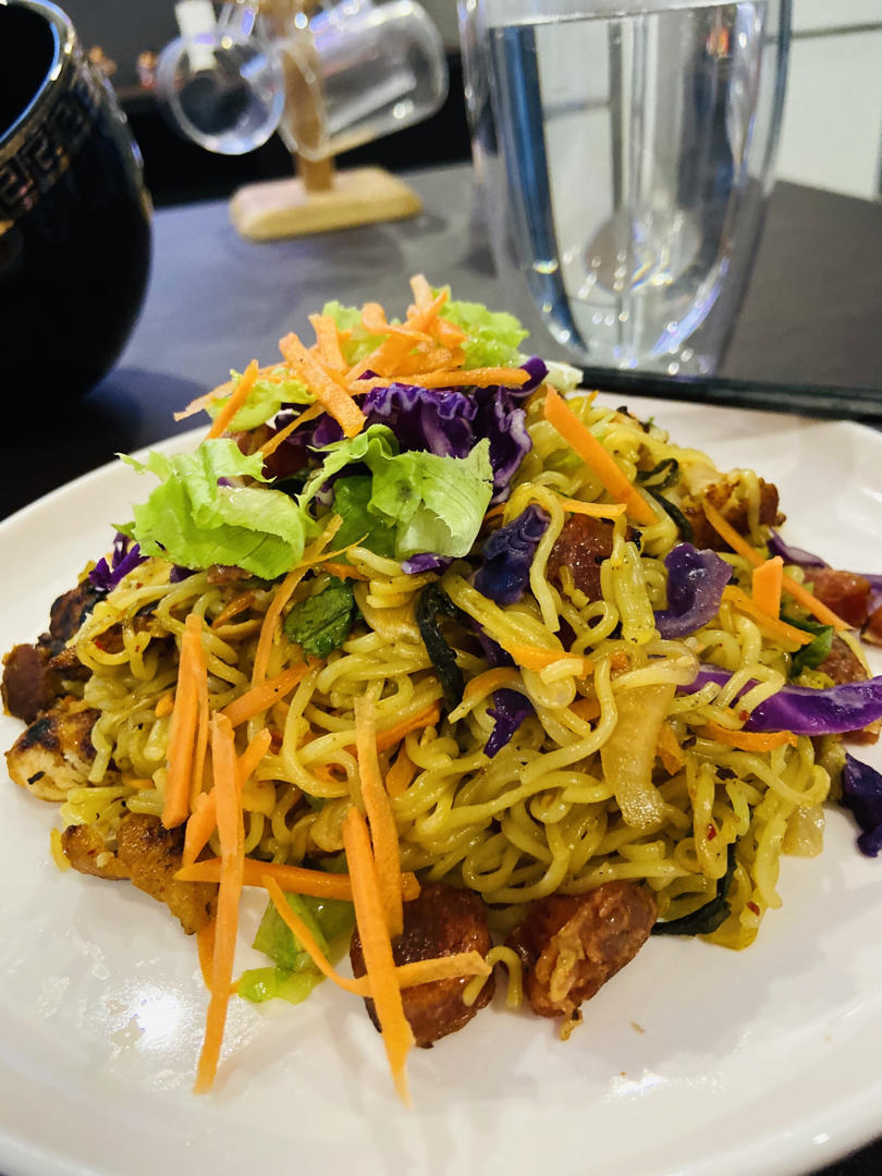 路边摊风味炒方便面