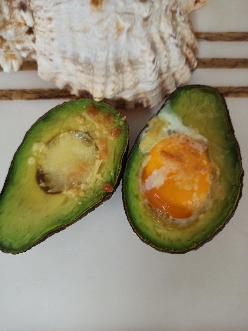 牛油果可以这样做，减脂四式牛油果焗蛋