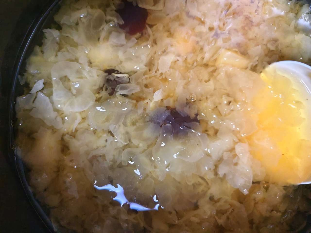 银耳红枣汤（高压锅懒人版）的做法