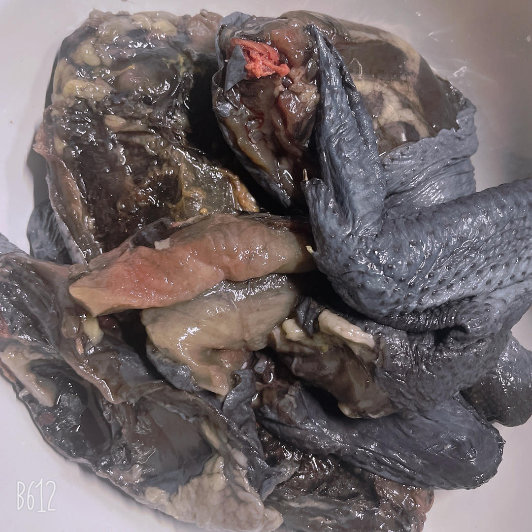 金线莲乌鸡汤