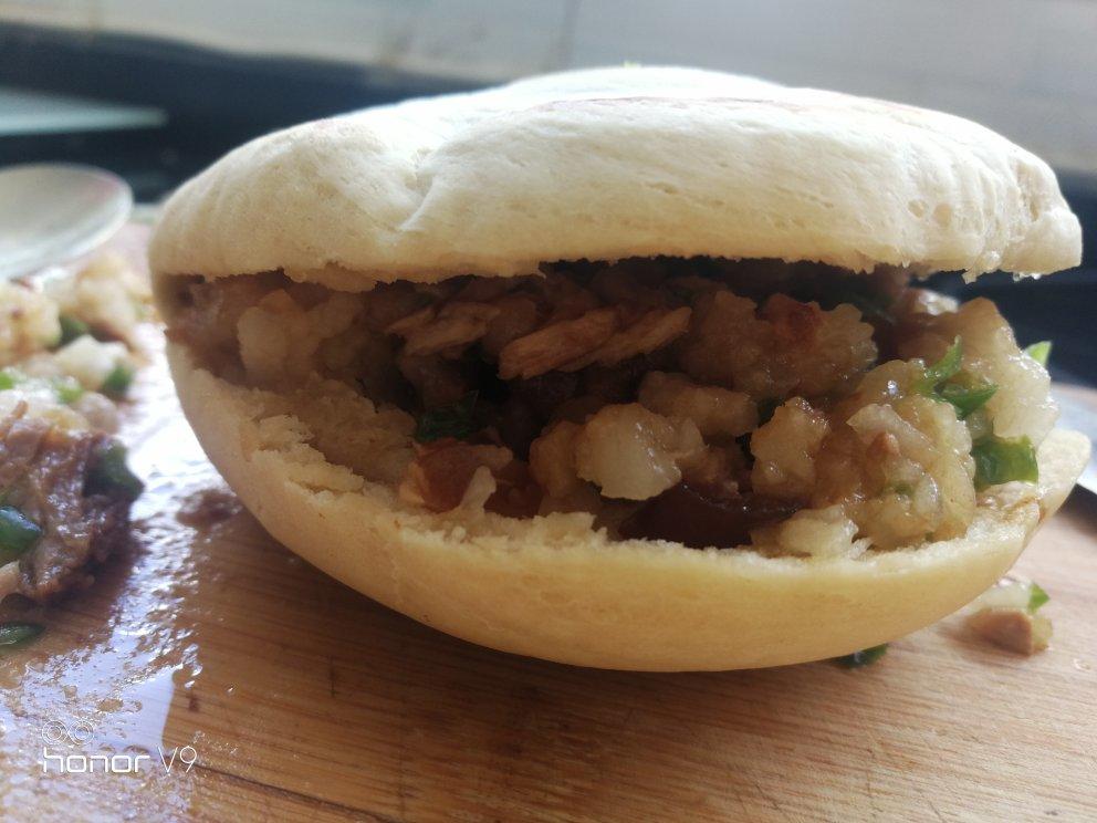 腊汁肉夹馍（烤出白吉馍特殊花纹的方法）