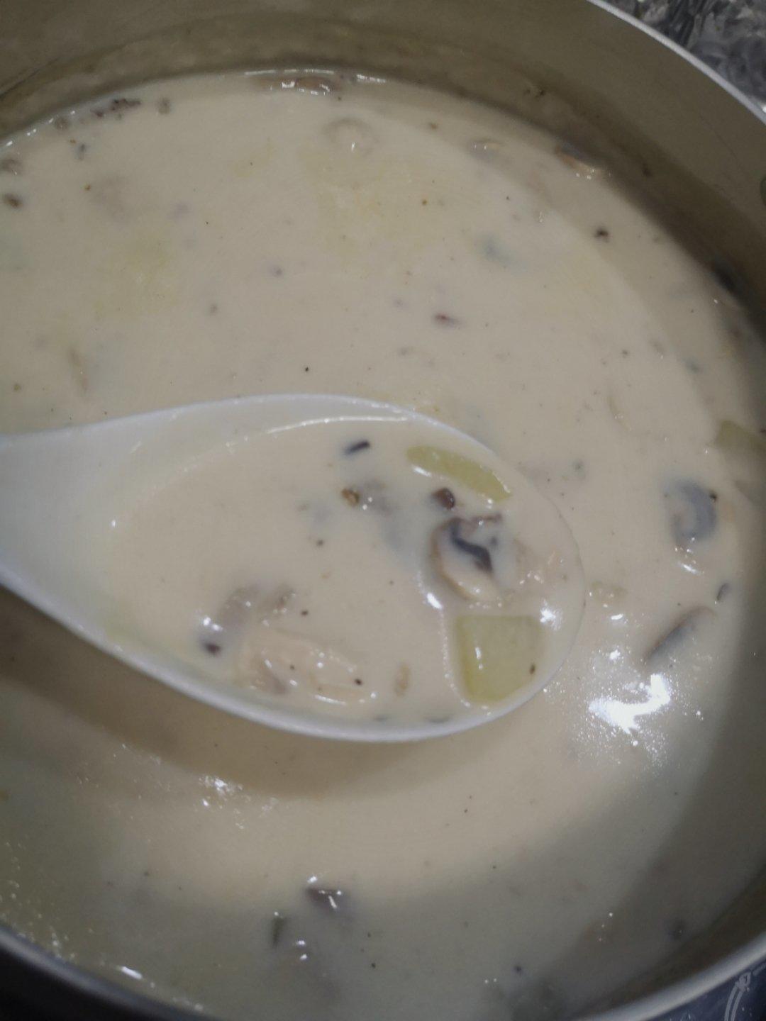 鸡茸奶油蘑菇汤