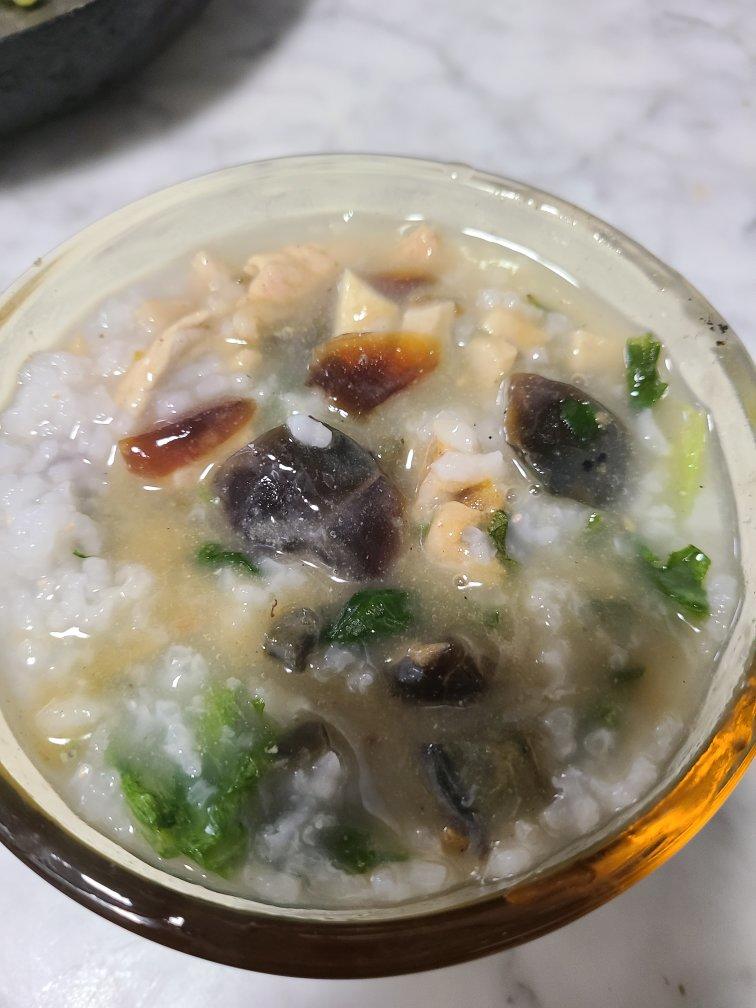 妈妈👩教我做的皮蛋瘦肉粥🥣简单快捷美味😋
