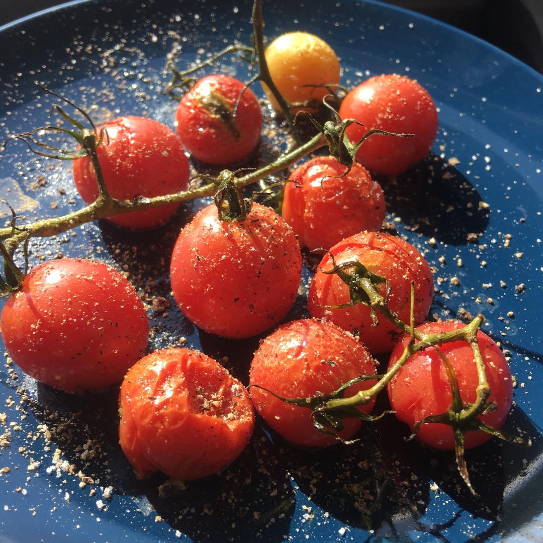 今年我十八_做的烤番茄