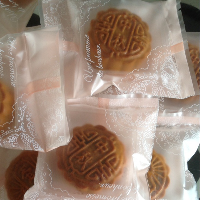 广式月饼——蛋黄莲蓉月饼