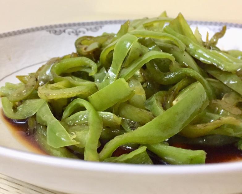 不开火的【油醋青椒】的做法