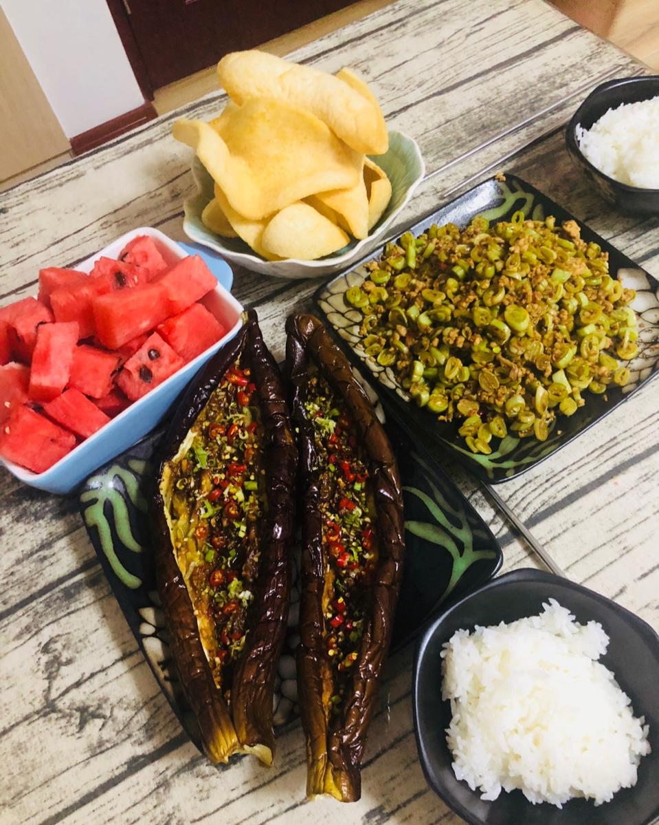 CC招牌菜销魂烤茄子，百吃不厌！