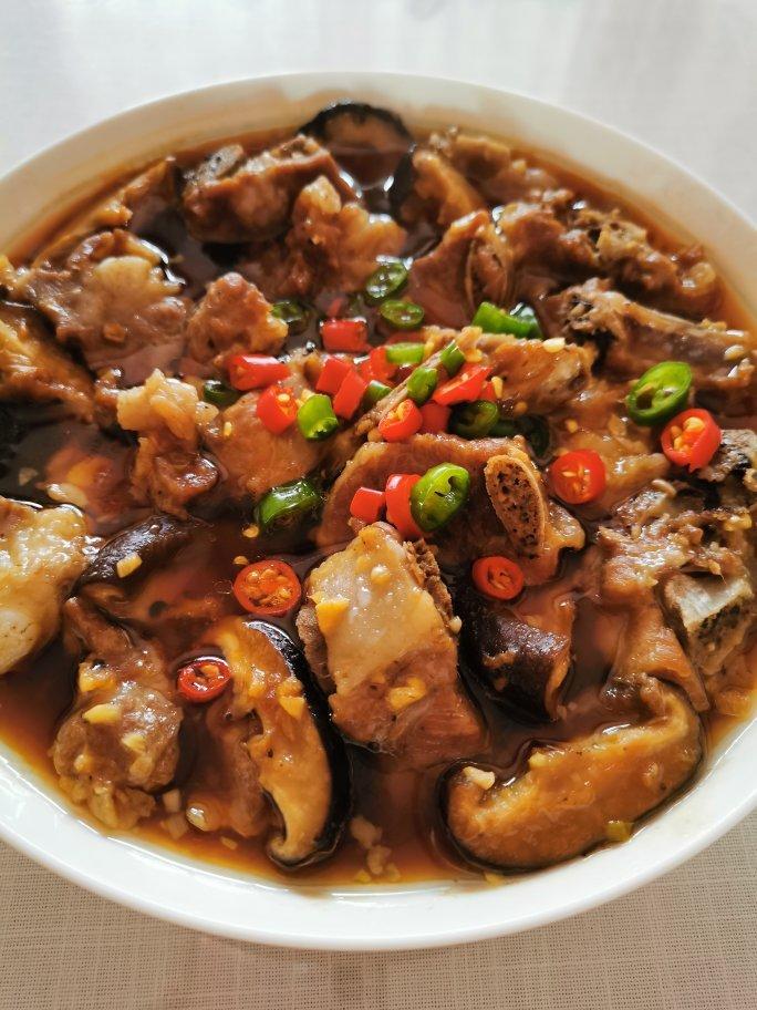 蒸鲜香菇排骨