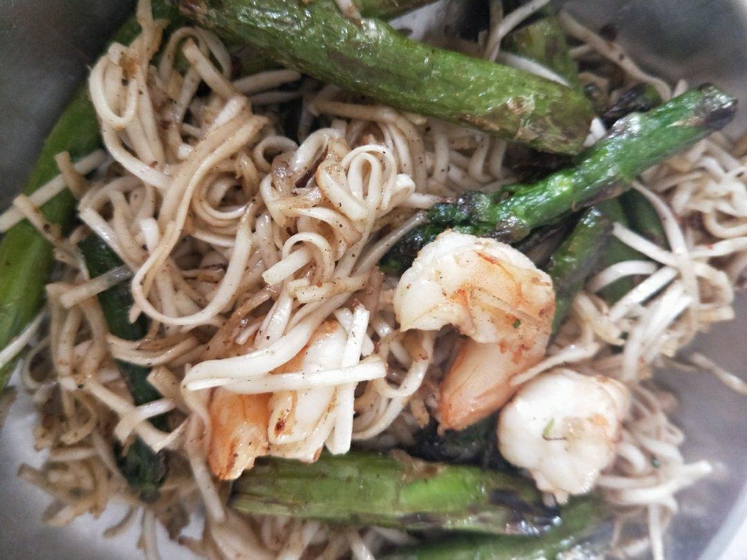 芦笋虾仁意面