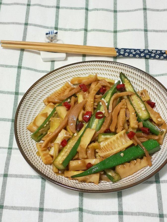 菜圃煎秋葵