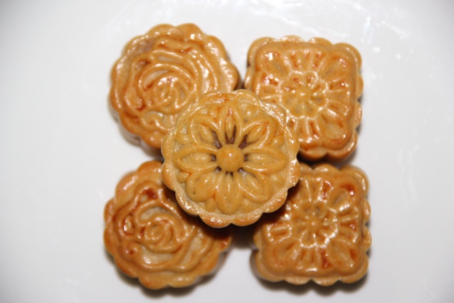 广式月饼——蛋黄莲蓉月饼