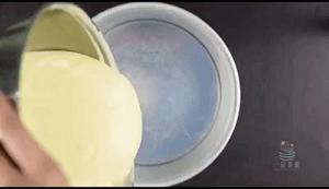 斑马纹酸奶蛋糕(一分钟视频包教包会）的做法 步骤6