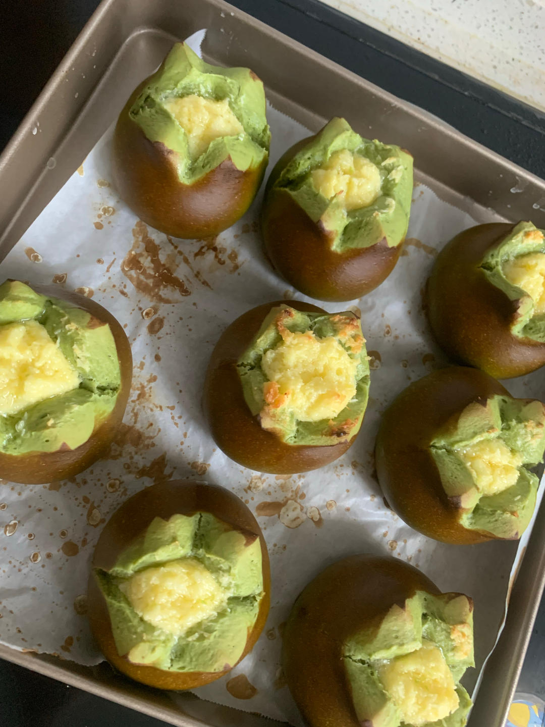 斑斓椰蓉奶酥碱水包