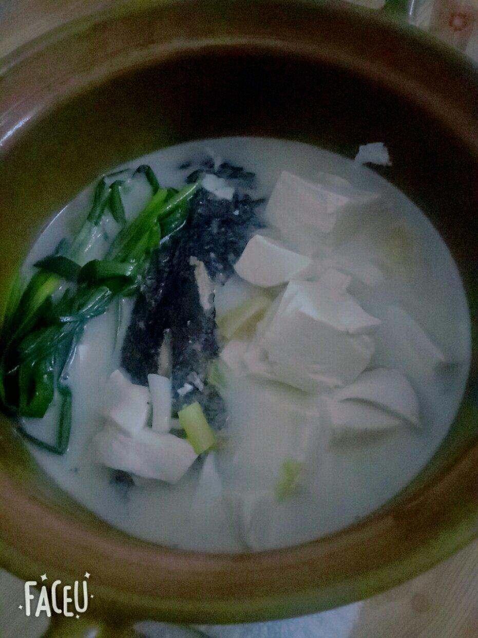 鱼头豆腐汤