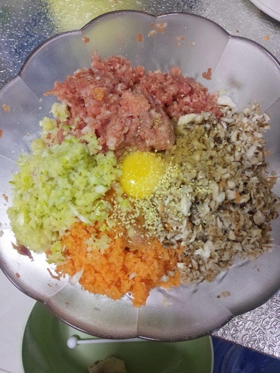 香菇猪肉胡萝卜饺子