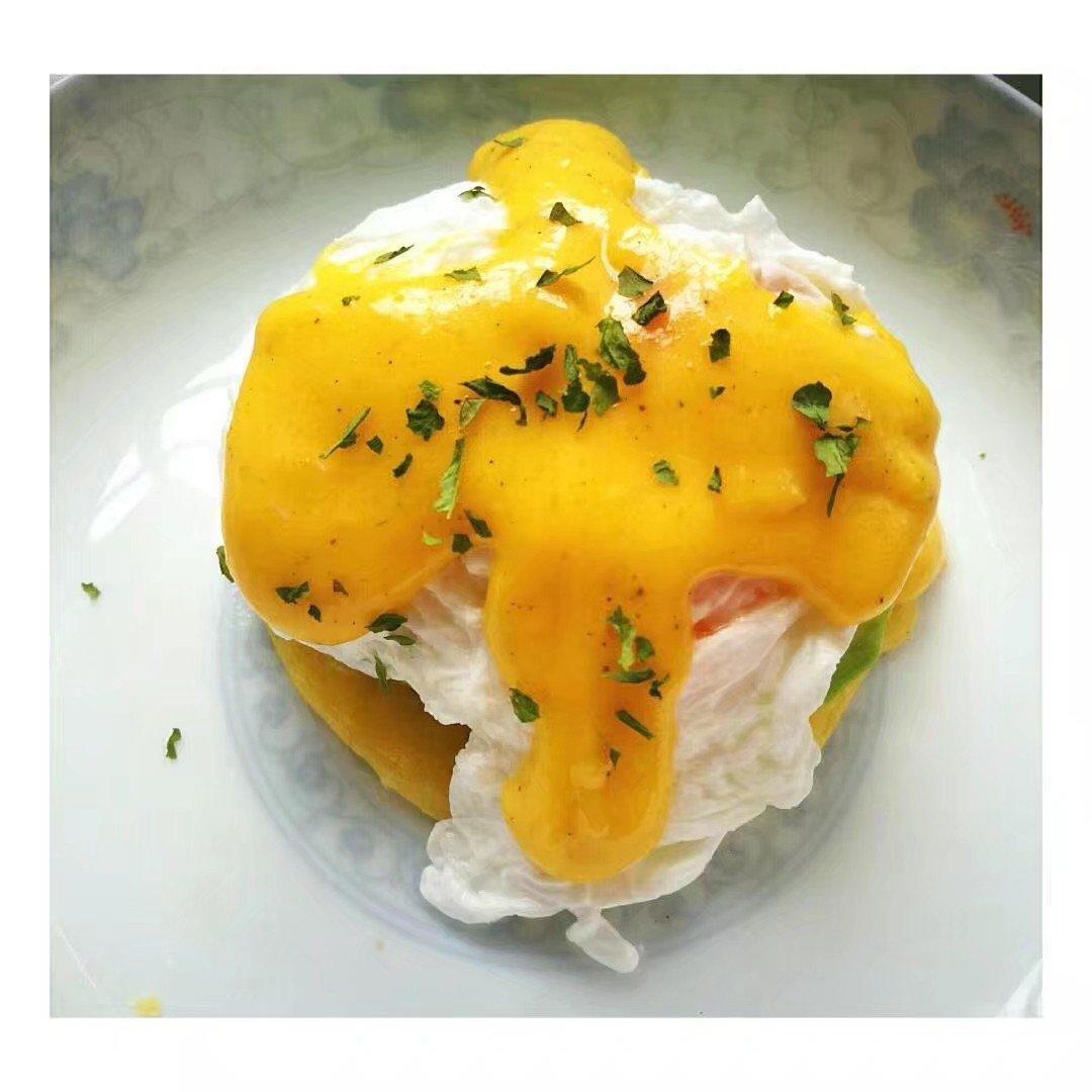 班尼迪克蛋（牛油果培根版）