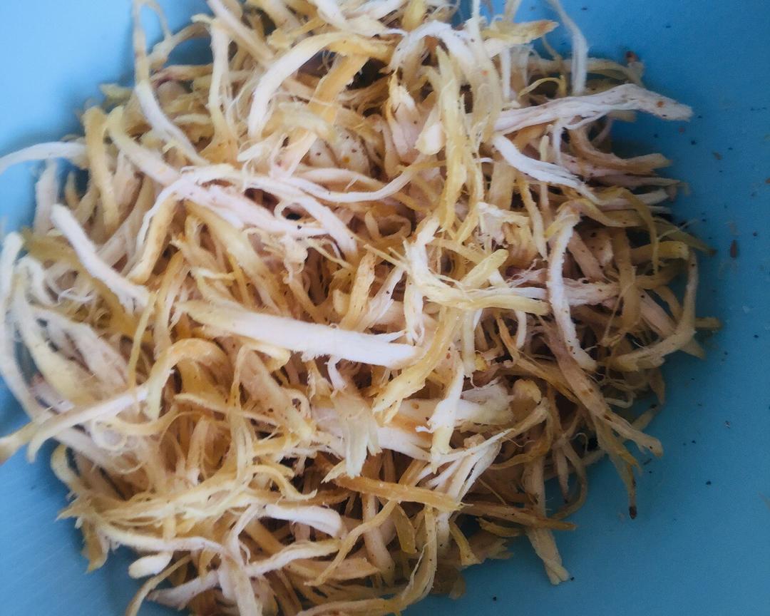 手撕鸡胸肉丝的做法