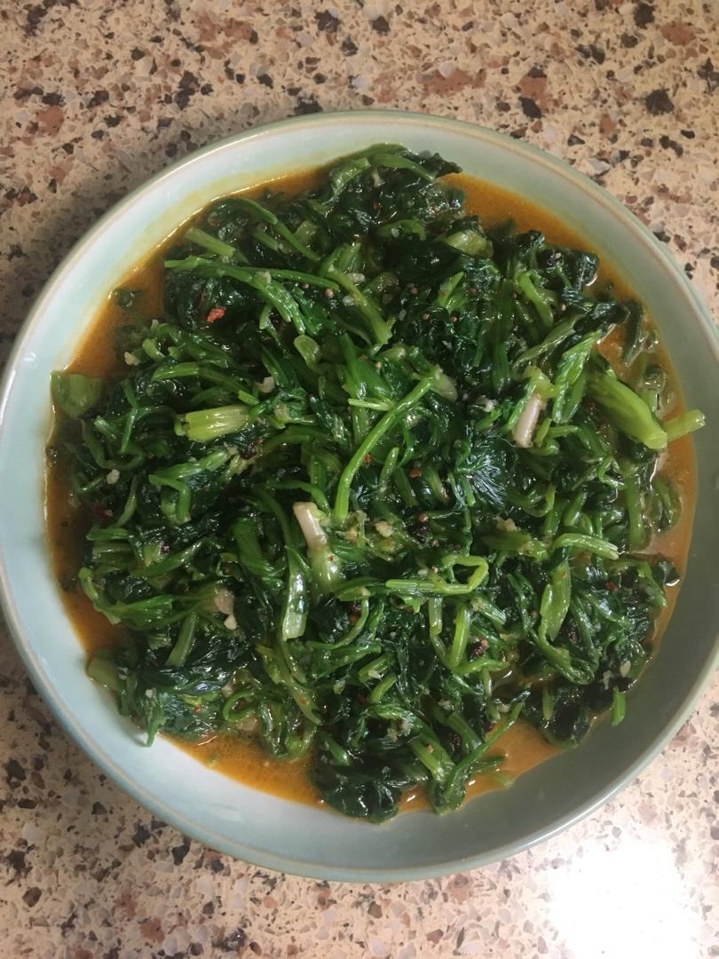 凉拌菠菜(家传秘方)