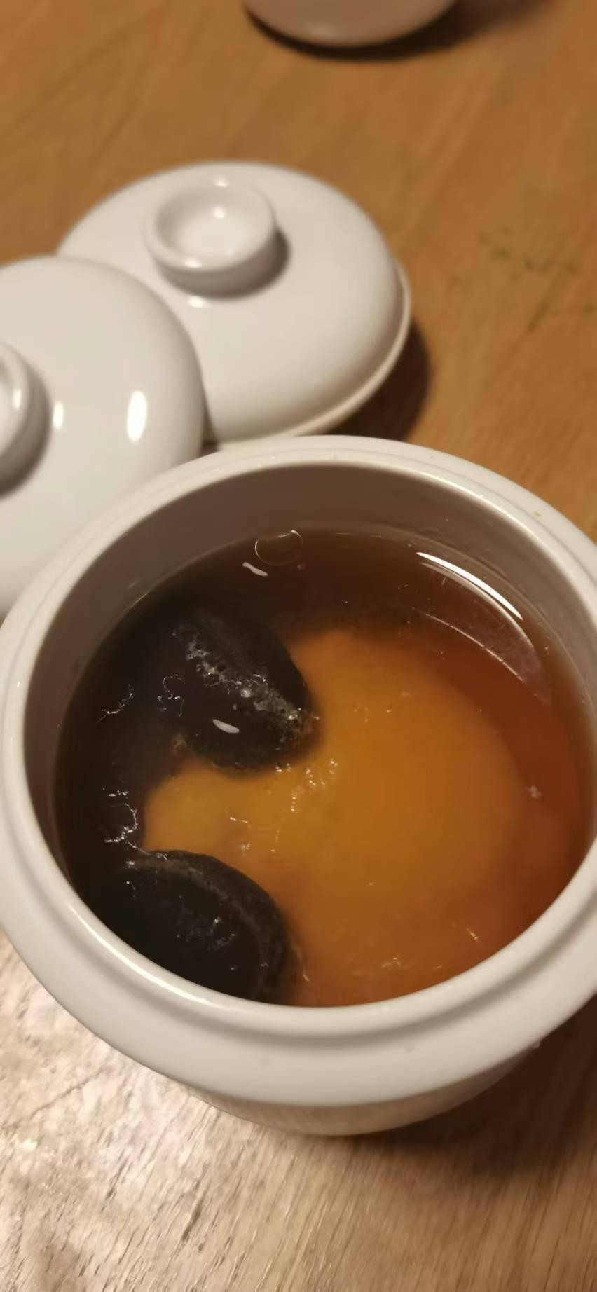 南昌鸡蛋肉饼瓦罐汤！是鸡蛋死死压着肉饼卧在罐底的那种！（电炖盅版）