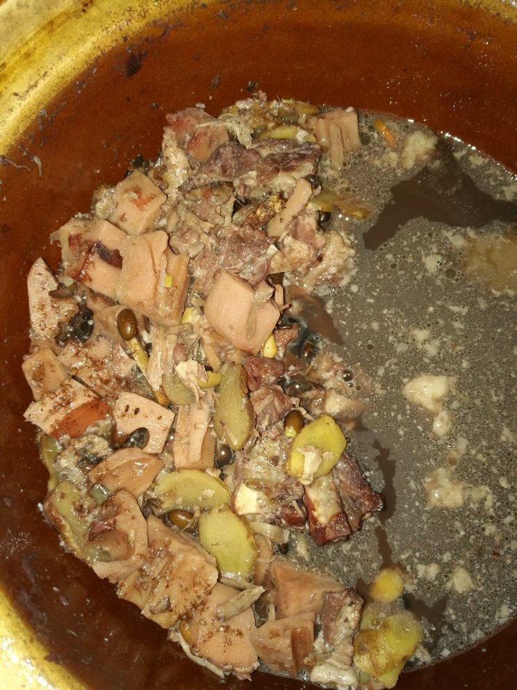 神一样的黑豆排骨莲藕汤