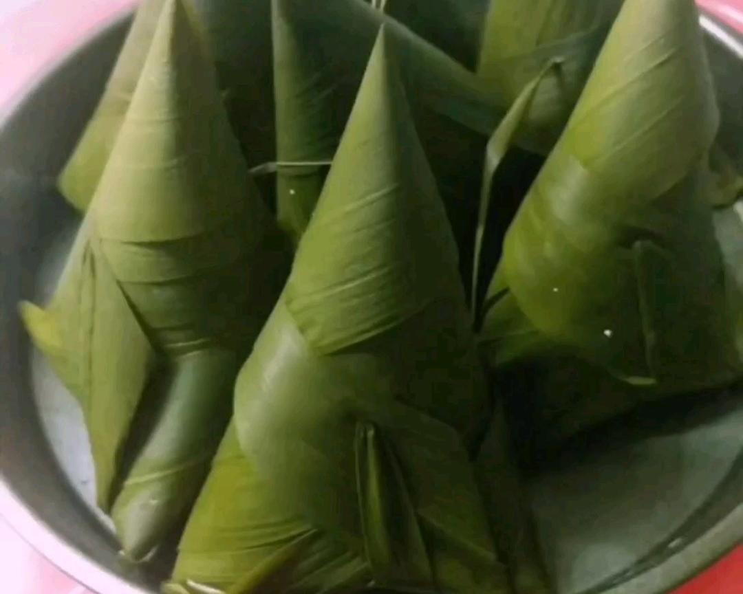 不用绳子的三角宝塔粽子