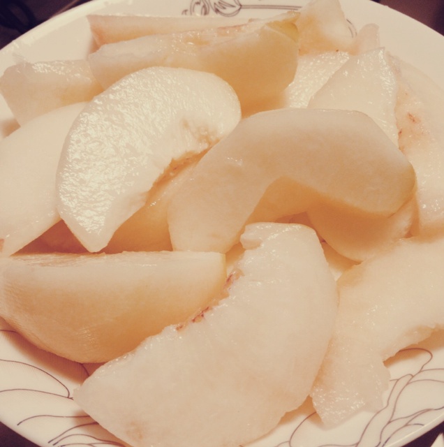 桃子的朴素吃法（桃子加盐）