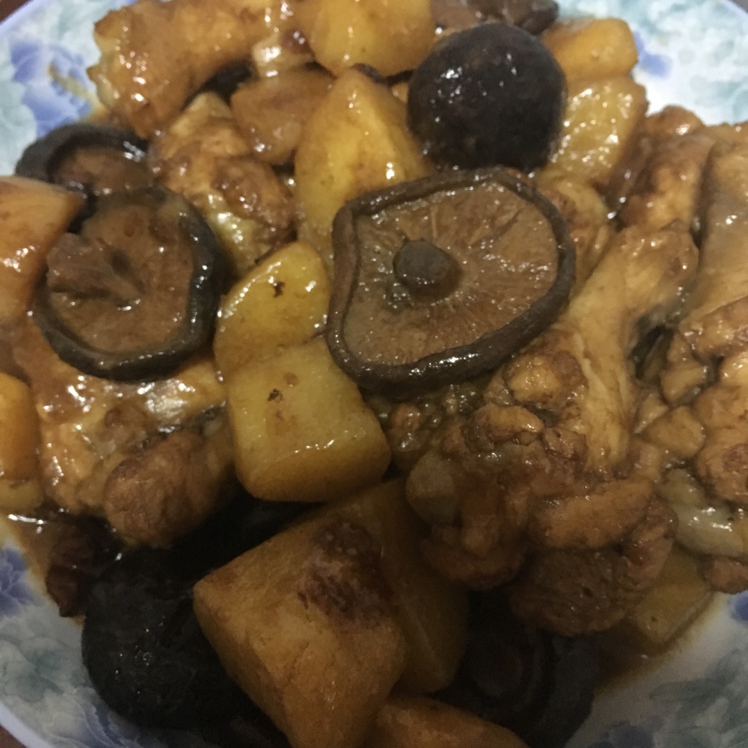 香菇土豆炖鸡块