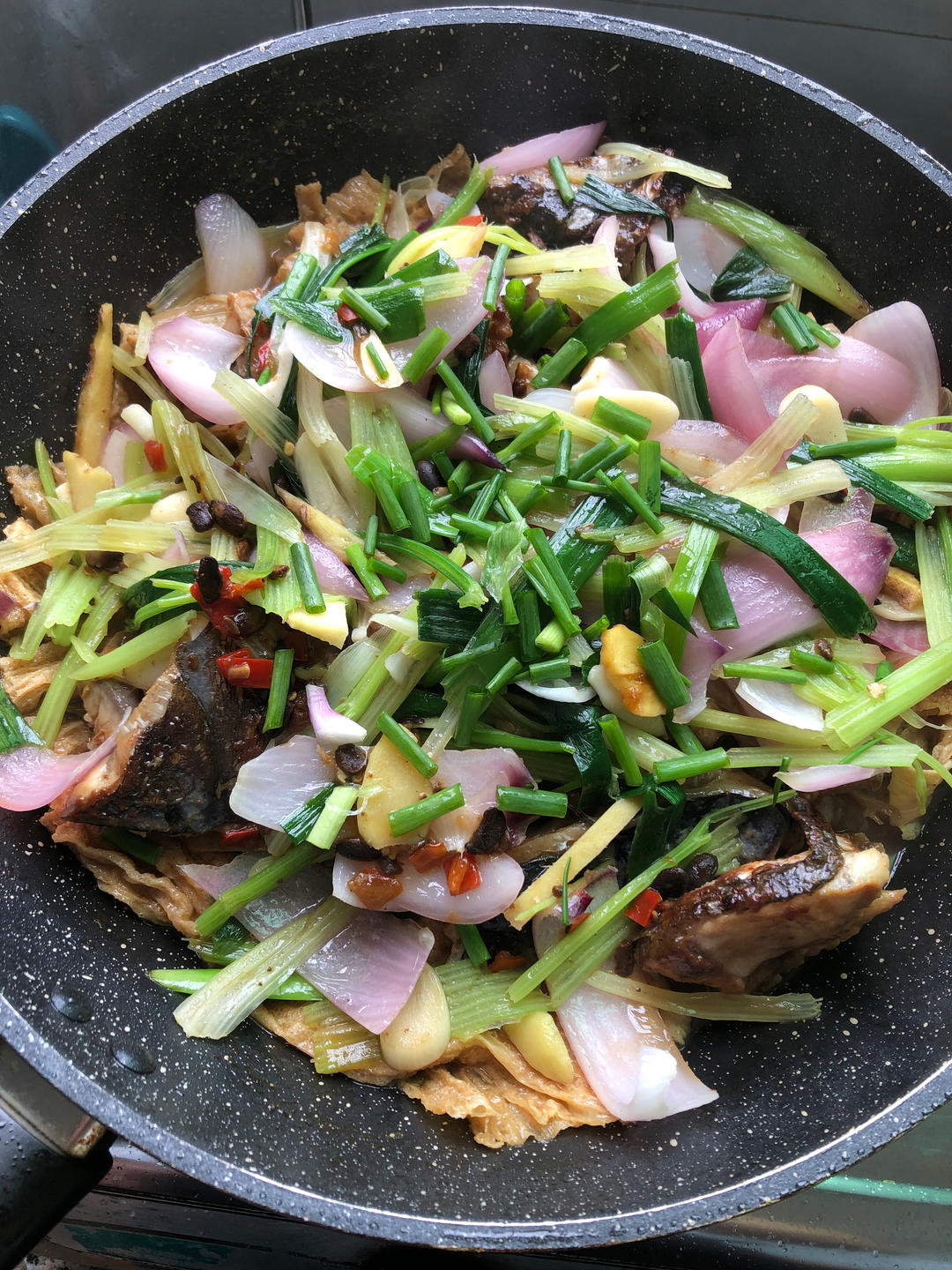 砂锅鱼头腐竹煲