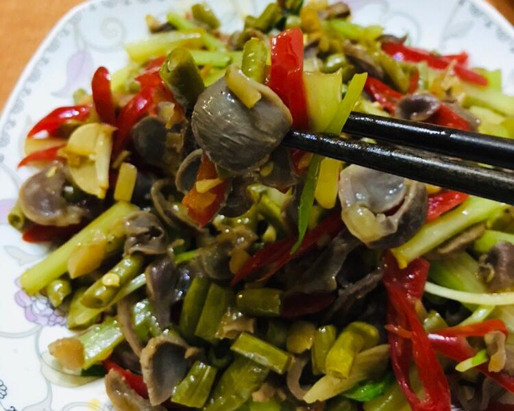泡椒鸡胗的做法