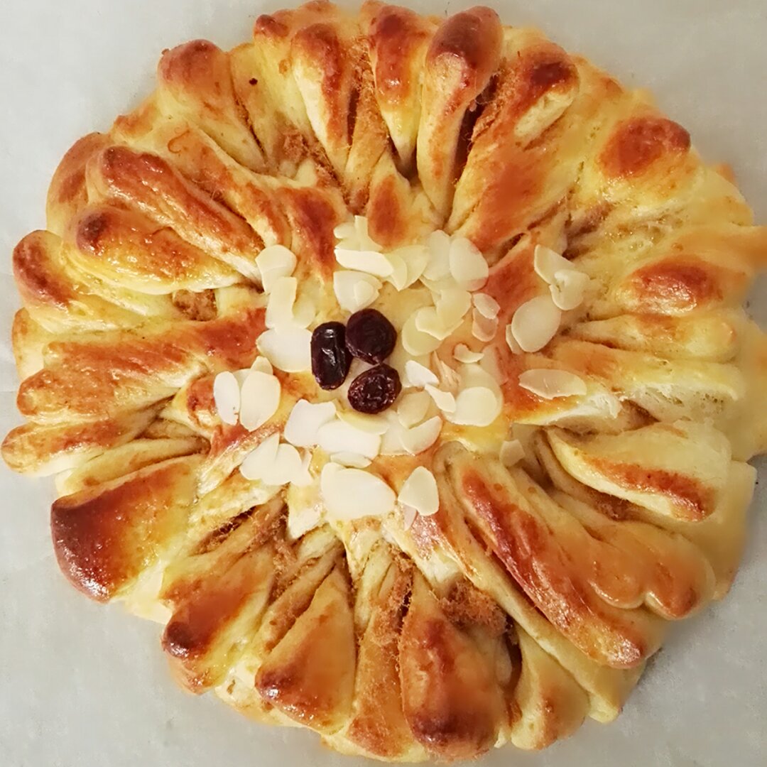 太阳花肉松面包